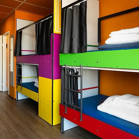 Teleport Hotell 3*