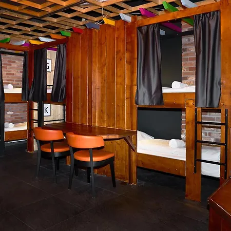 Отель Teleport - Free Parking Амстердам