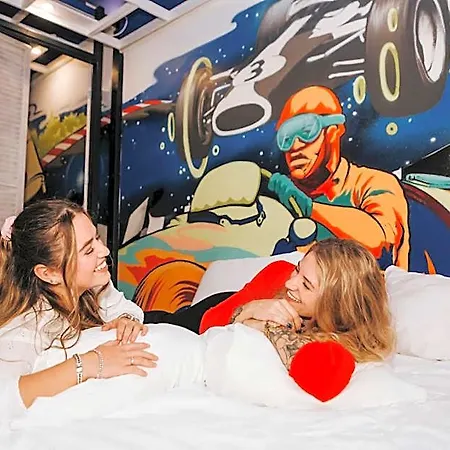 Teleport - Free Parking Hotel Amsterdam