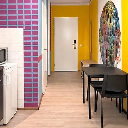 Teleport - Free Parking Hotel Amsterdam