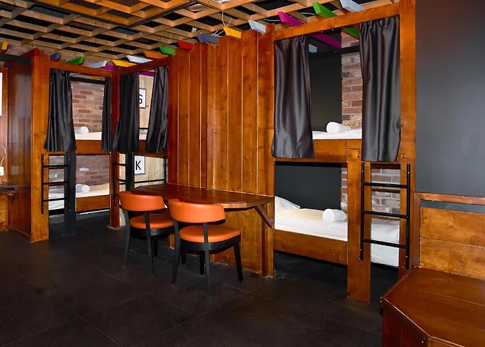 Отель Teleport - Free Parking Амстердам