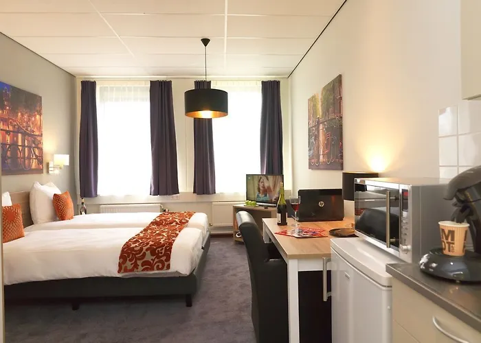 Отель Teleport - Free Parking