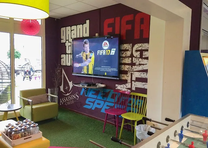 Отель Teleport - Free Parking Амстердам